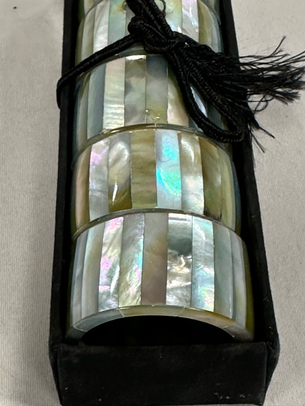 Kim Seybert NYC Napkin Rings (set of 6) - Picture 2 of 4
